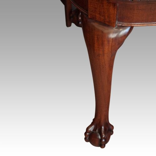fig 2. Edwardian mahogany extending dining table