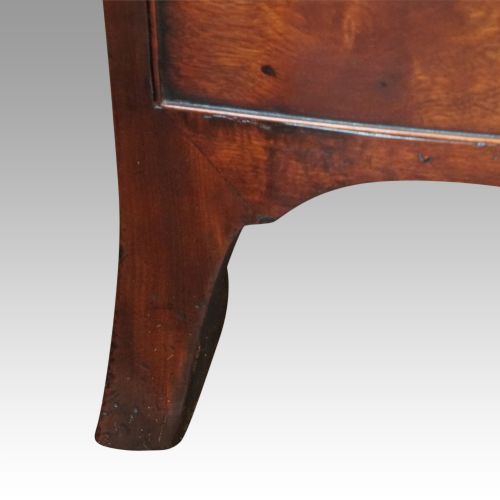 fig 4. Regency mahogany Batchelors chest