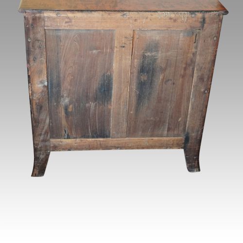 fig 6. Regency mahogany Batchelors chest
