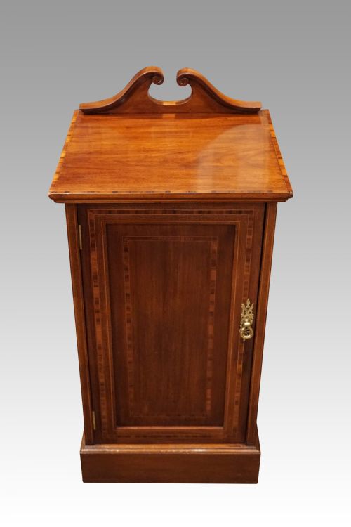 fig 5. Pair Edwardian mahogany bedside cabinets