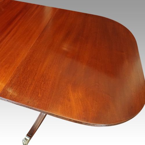 fig 2. Edwardian mahogany 3 pillar dining table