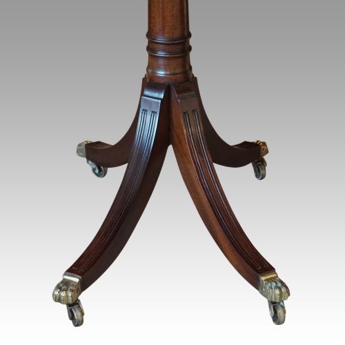 fig 4. Edwardian mahogany 3 pillar dining table