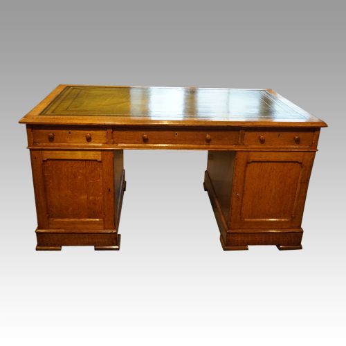 fig 6. Victorian oak partners desk