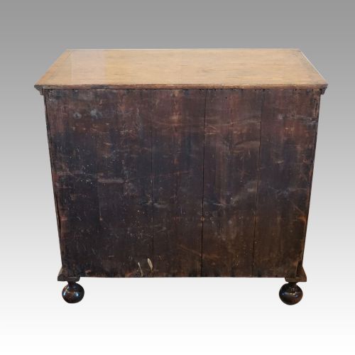 fig 4. Queen Anne walnut chest of drawers