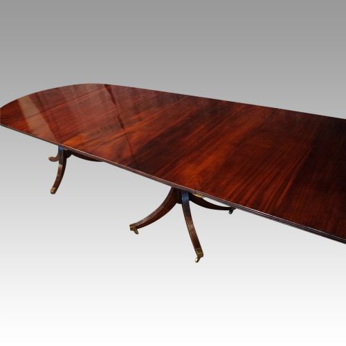 fig 3. George V mahogany 3 pillar dining table
