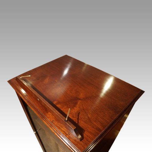 fig 5. Regency mahogany library cabinet