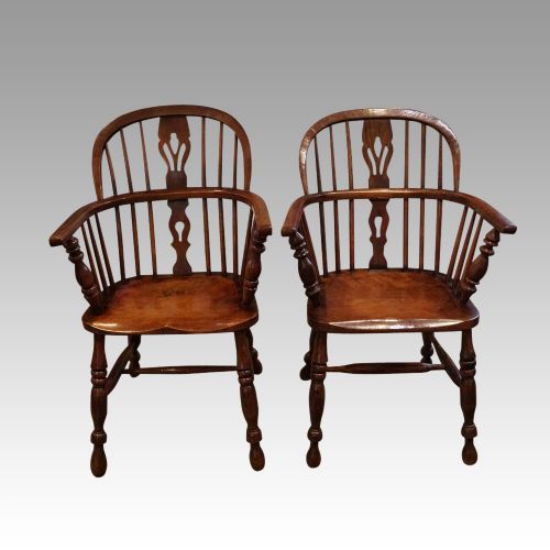 Pair of 19thc Windsor Armchairs