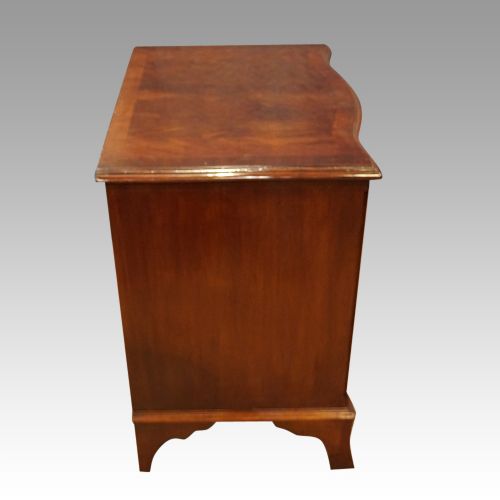 fig 3. 1930’s small serpentine chest