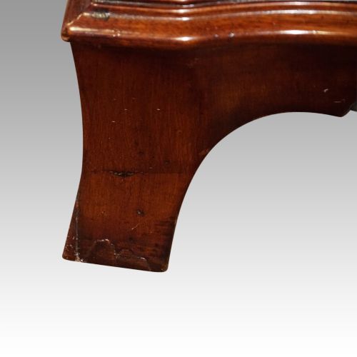 fig 6. 1930’s small serpentine chest