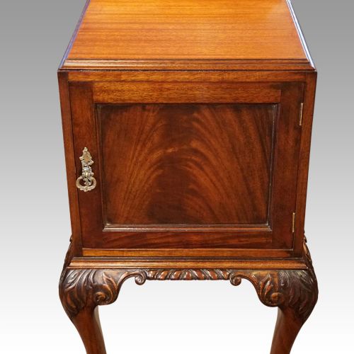 fig 4. Pair of Edwardian mahogany bedside cabinets