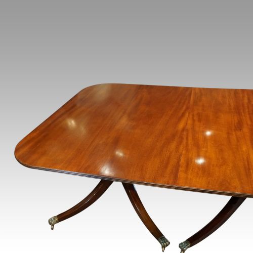 fig 4. George V mahogany 3 pillar dining table