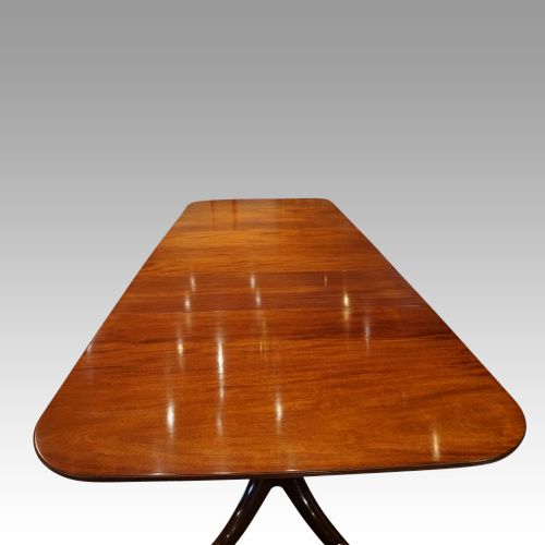 fig 5. George V mahogany 3 pillar dining table