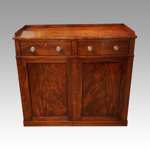 Georgian Mahogany Linen Press