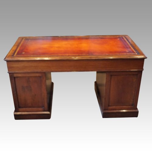 fig 7. Victorian oak pedestal desk