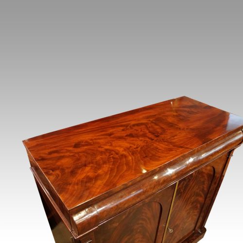 fig 5. William IV mahogany chiffonier