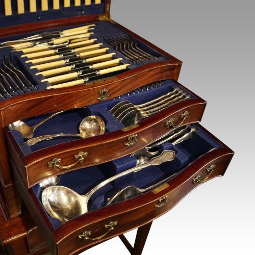 fig 4. Edwardian mahogany canteen of cutlery
