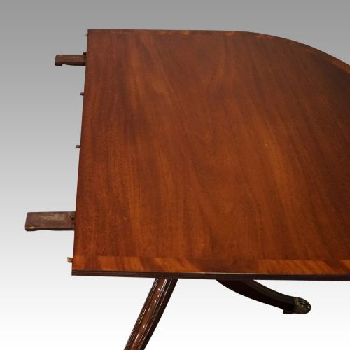 fig 7. George V mahogany pedestal dining table