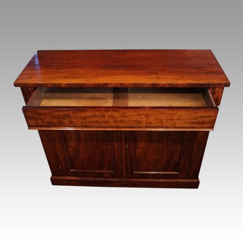 fig 4. Victorian mahogany chiffonier sideboard