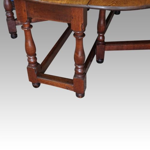fig 3. Large oak Edwardian gateleg dining table