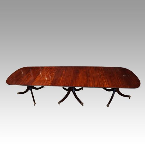 fig 1. George V mahogany 3 pillar dining table
