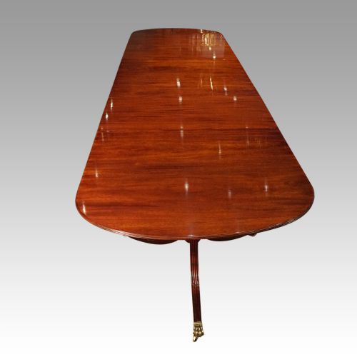 fig 2. George V mahogany 3 pillar dining table