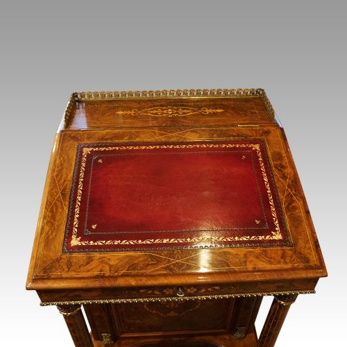 fig 1. Victorian walnut inlaid Davenport desk