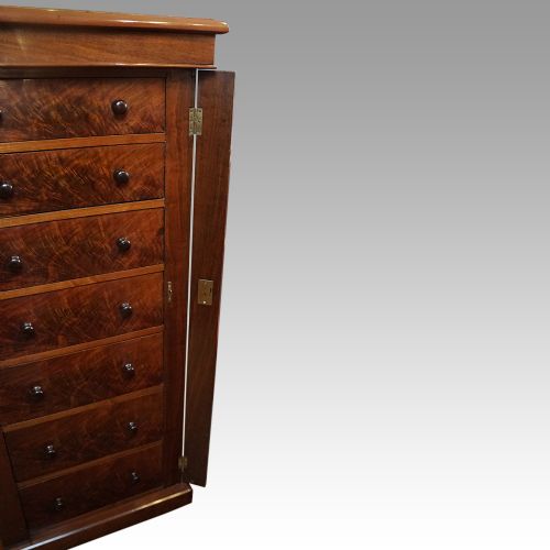 fig 4. Victorian Wellington chest