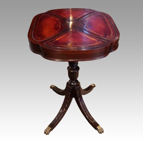 fig 3. Pair of Duncan Fyffe style mahogany lamp tables
