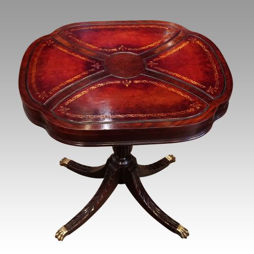 fig 5. Pair of Duncan Fyffe style mahogany lamp tables