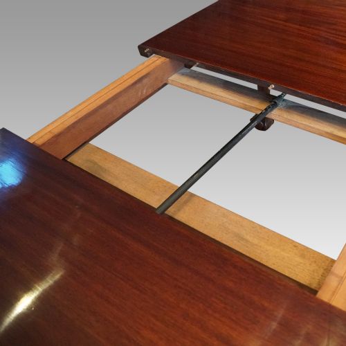 fig 5. Edwardian mahogany 8 seat dining table