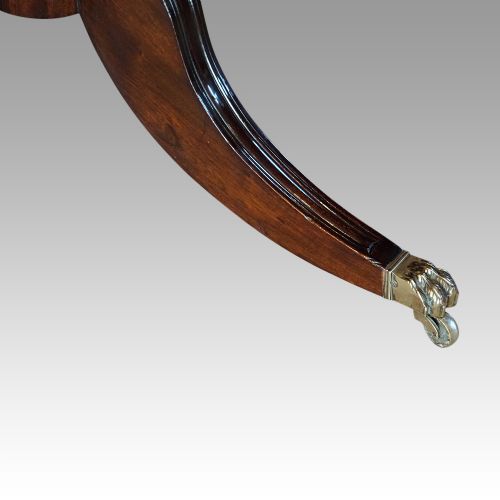 fig 3. George V mahogany 3 pedestal dining table