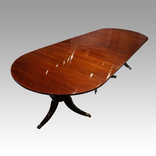 fig 4. George V mahogany 3 pedestal dining table