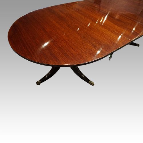 fig 5. George V mahogany 3 pedestal dining table