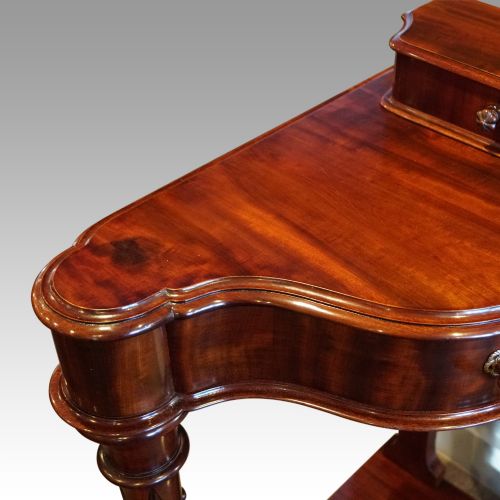 fig 1. Victorian mahogany Queen dressing table