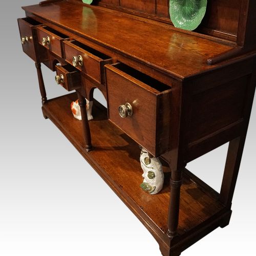 fig 5. Antique oak Carnarvon dresser