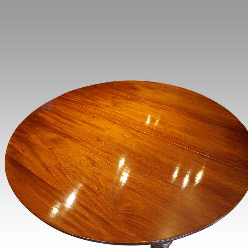 fig 3. Edwardian circular extending dining table
