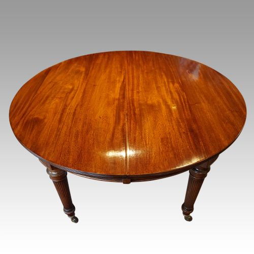 fig 7. Edwardian circular extending dining table