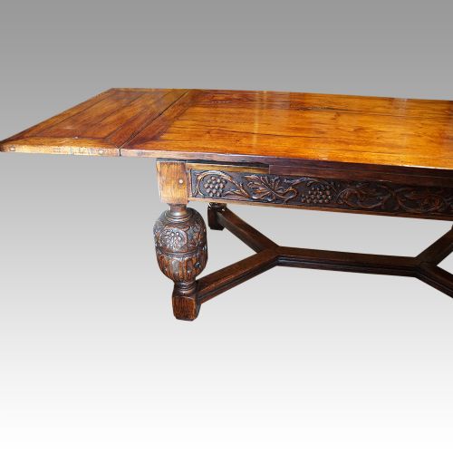 fig 4. Victorian oak draw leaf dining table
