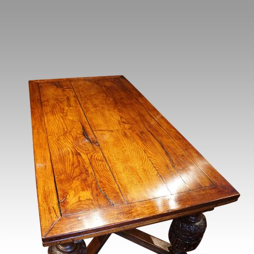 fig 6. Victorian oak draw leaf dining table
