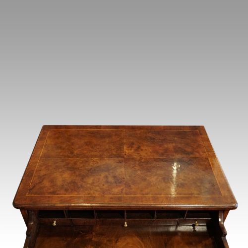 fig 1. George III walnut knee hole desk
