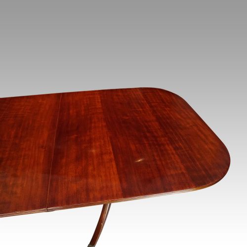 fig 1. Georgian style mahogany extending dining table