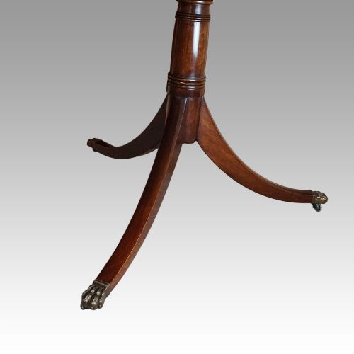 fig 2. Georgian style mahogany extending dining table