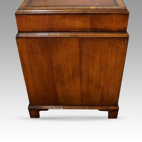fig 3. Georgian style walnut pedestal desk