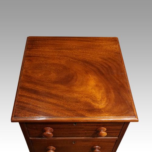 fig 4. Pair of Victorian mahogany bedside chests