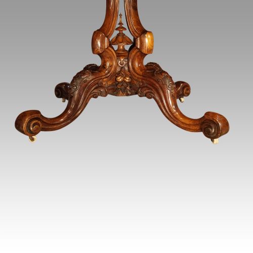 fig 1. Victorian shaped walnut loo table