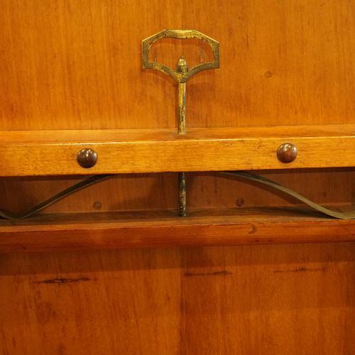 fig 4. Victorian shaped walnut loo table