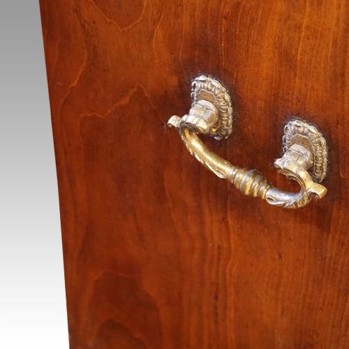 fig 1. George III mahogany side cabinet