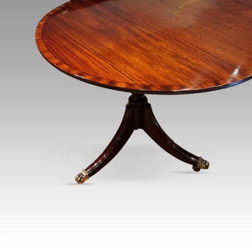 fig 8. George V mahogany 3 pedestal dining table