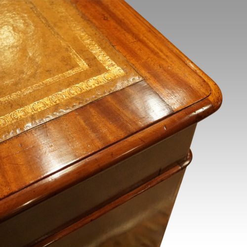 fig 2. Victorian mahogany pedestal desk 153cms