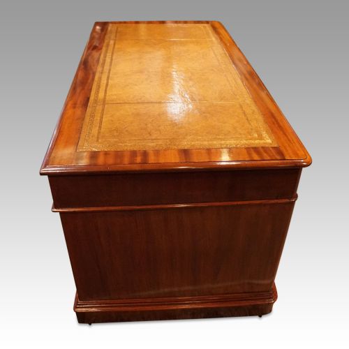 fig 4. Victorian mahogany pedestal desk 153cms
